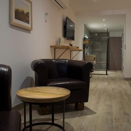 Aux Platanes Hotel Poligny  Exterior photo