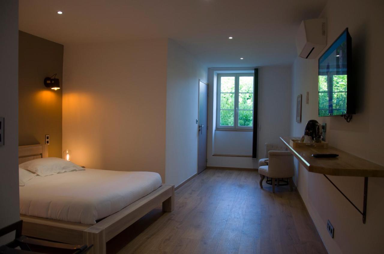 Aux Platanes Hotel Poligny  Exterior photo