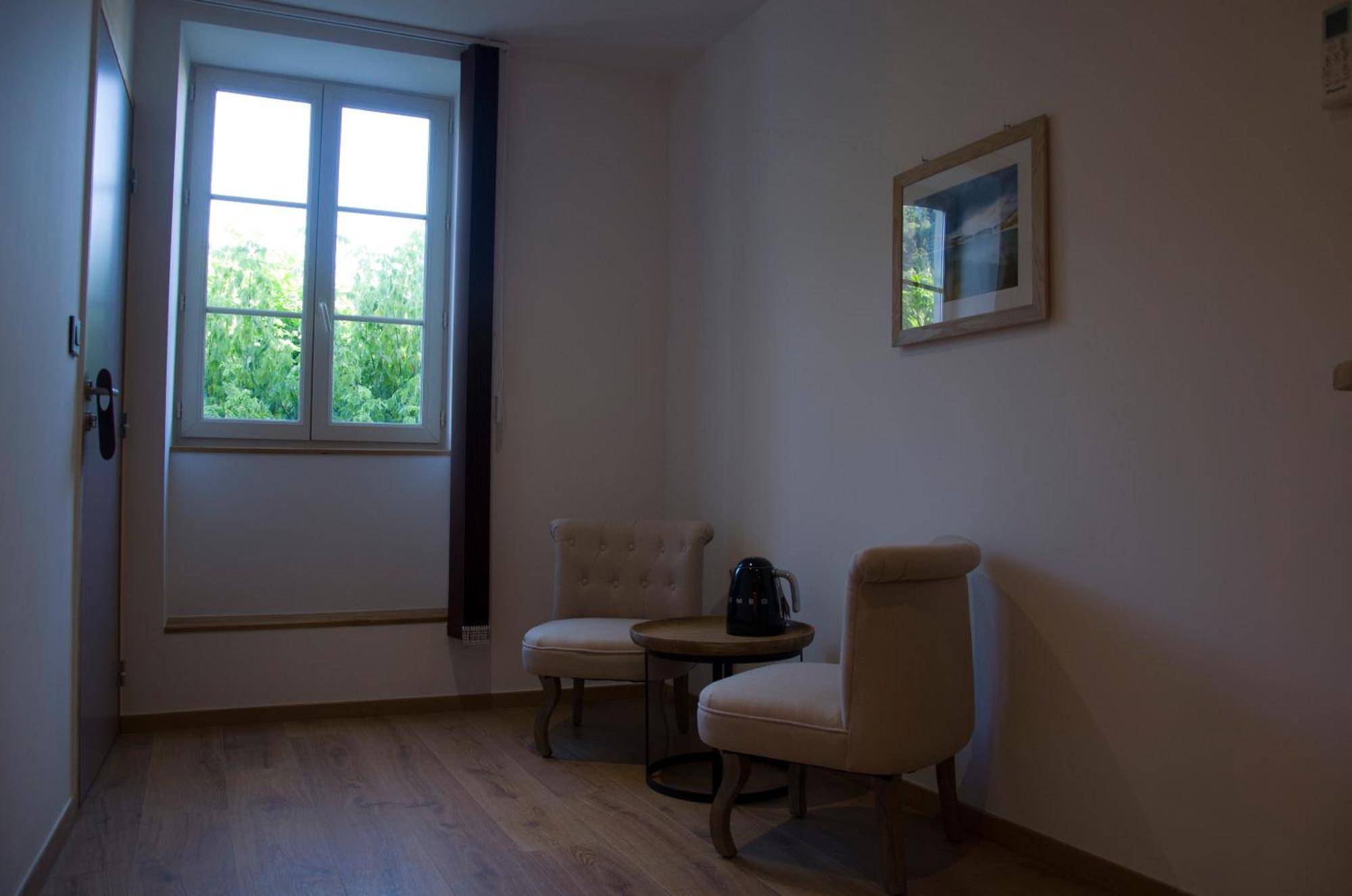 Aux Platanes Hotel Poligny  Room photo